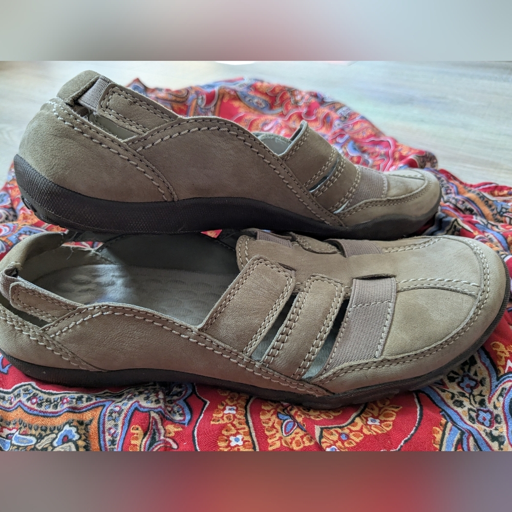 Clarks Tan Slip-On Loafers - Picture 7 of 9